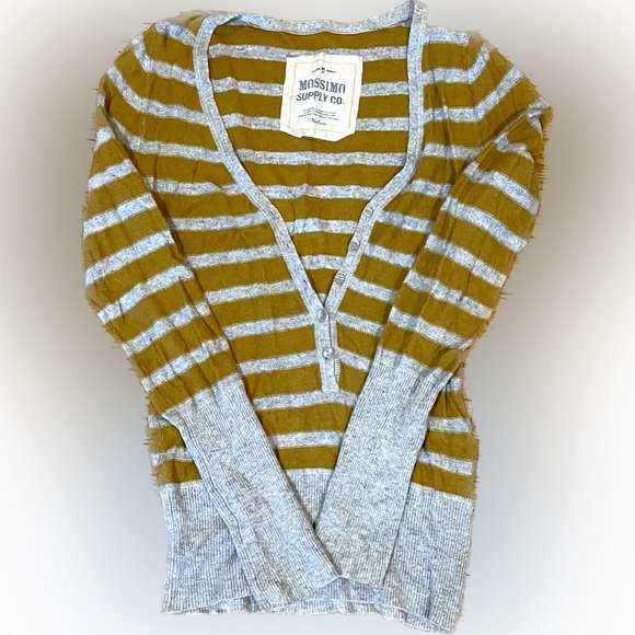 Mossimo Sweater - Medium - Picture 1 of 1